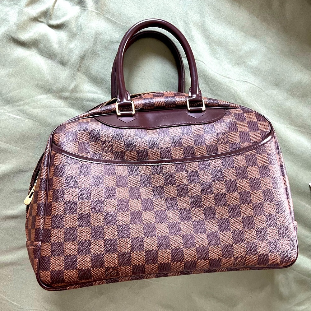 Authentic Louis Vuitton Deauville bag